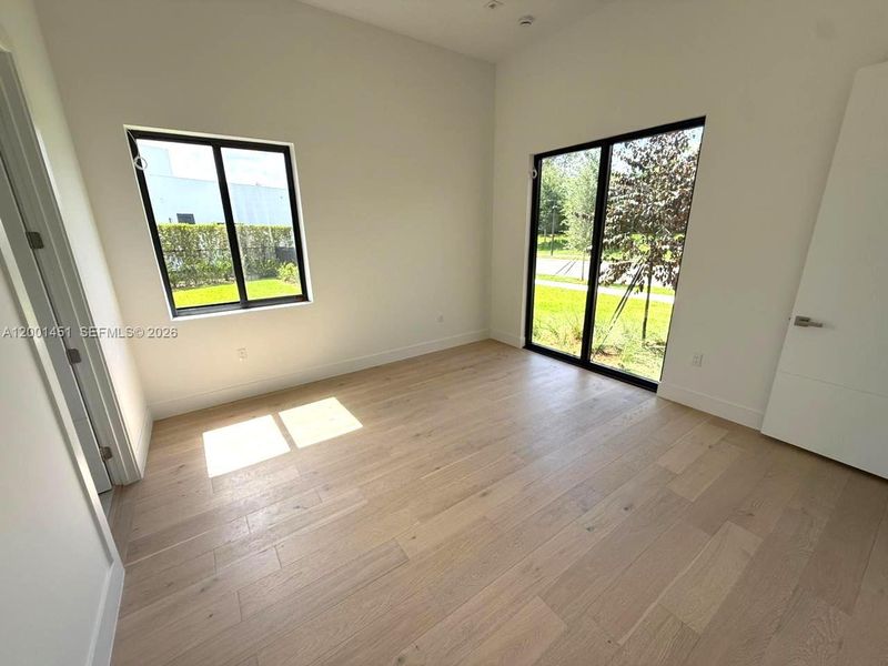 Spacious, unfurnished interior of a new home in , Weston (Image 16).