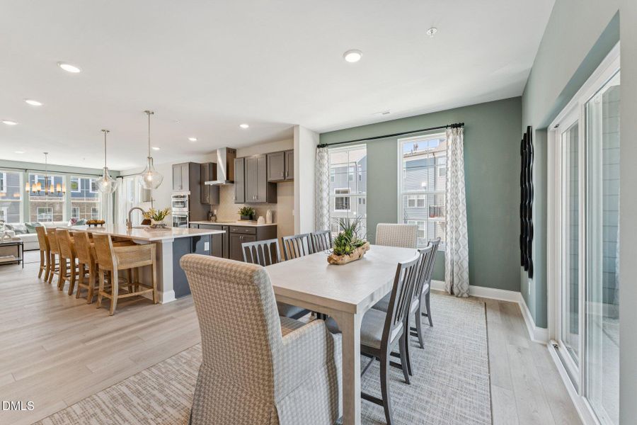 13 Julianne Eating Area 2 13 Julianne Eating Area 2