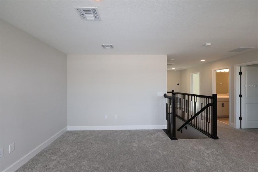 Spacious, unfurnished interior of a new home in Center Lake on the Park, St. Cloud (Image 12).