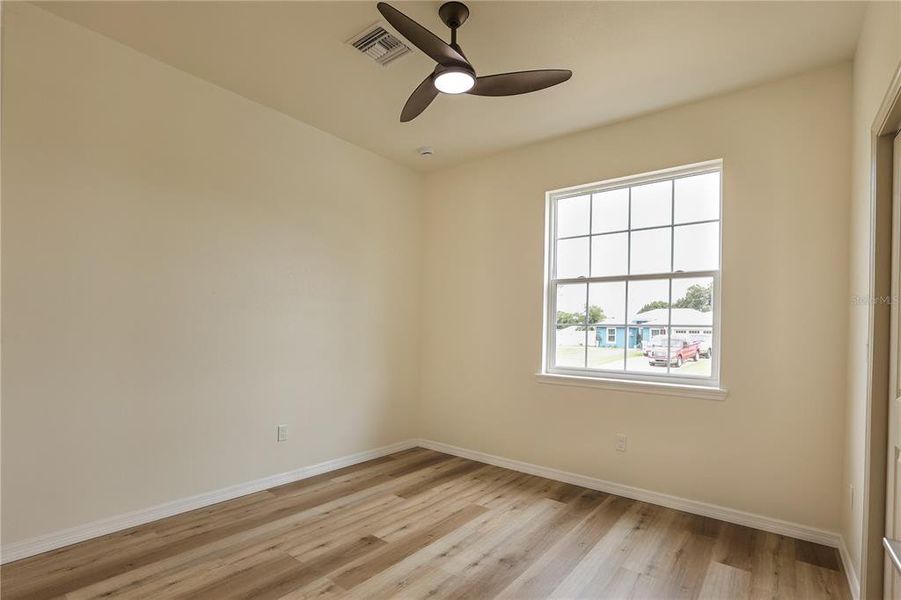 Spacious, unfurnished interior of a new home in , Sebring (Image 31).