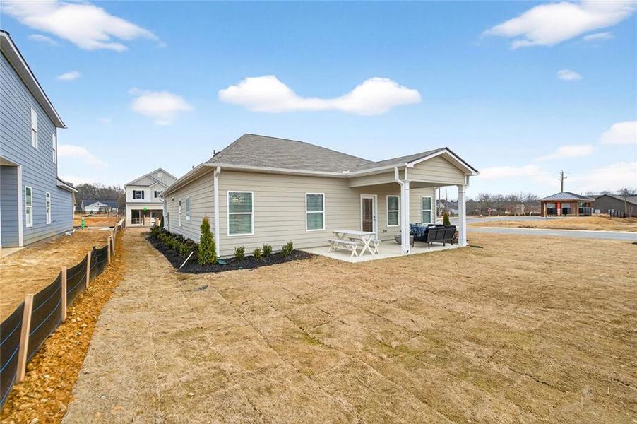 Exterior details and patio area of a home in Southbend, Rome (Image 3).
