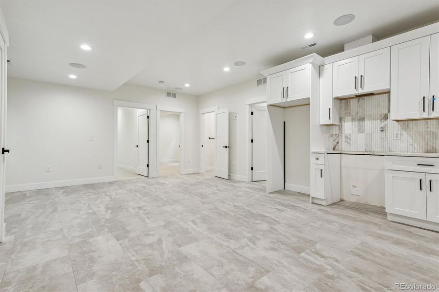 Spacious, unfurnished interior of a new home in , Denver (Image 23).