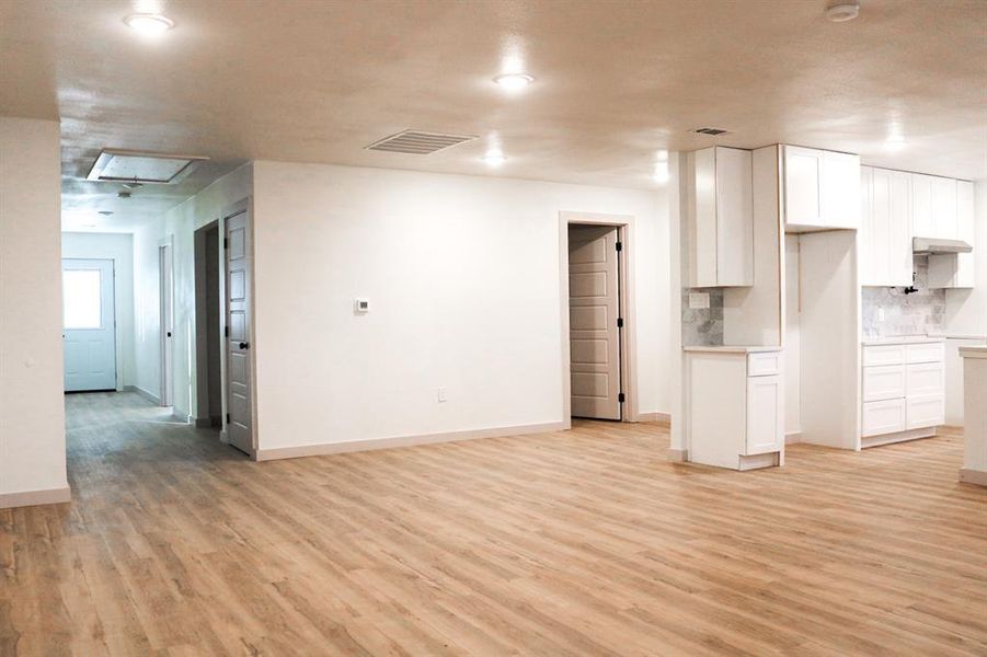 Spacious, unfurnished interior of a new home in , Midlothian (Image 15).