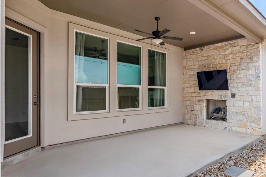 Patio with gas fireplace, electric starter, outdoor TV Patio with gas fireplace, electric starter, outdoor TV