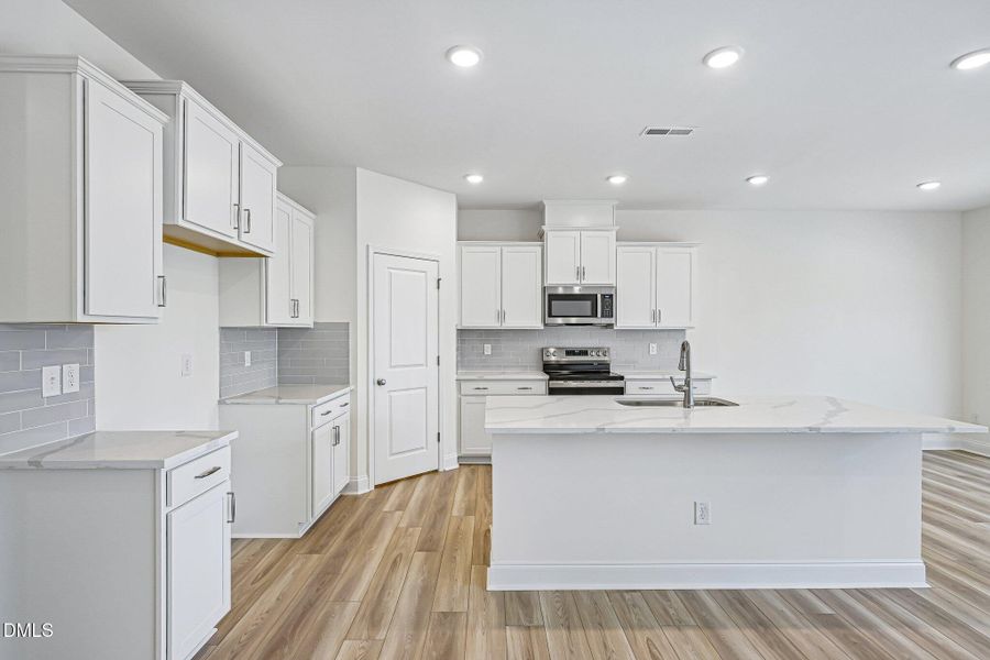 16-web-or-mls-Green Cypress Dr-S0105-016