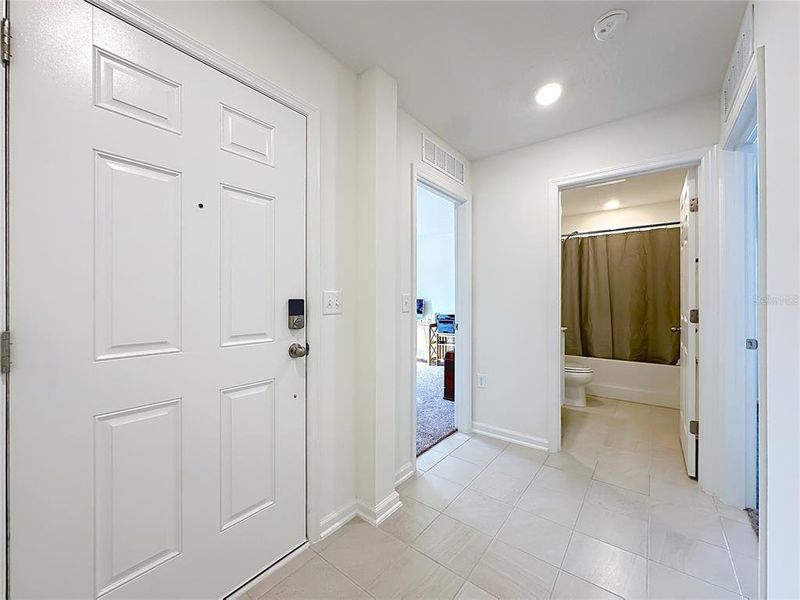 Spacious, unfurnished interior of a new home in , Jacksonville (Image 20).