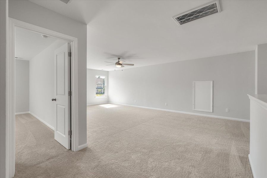 Spacious, unfurnished interior of a new home in Oakley Pointe, Moncks Corner (Image 26).
