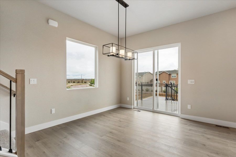 Spacious, unfurnished interior of a new home in Aspen Meadows-4, Colorado Springs (Image 17).