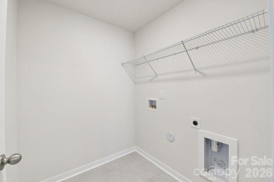 Spacious, unfurnished interior of a new home in Oak Grove Hill, Huntersville (Image 15).