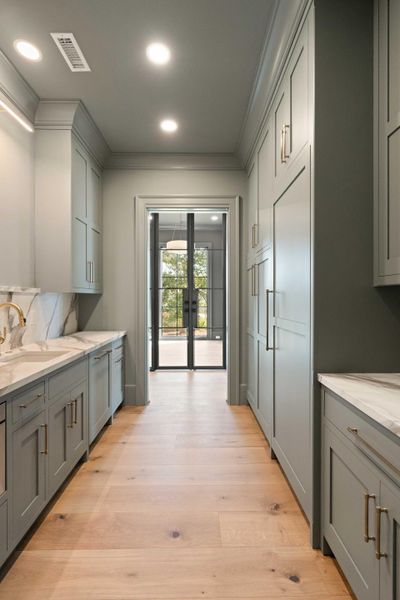 Furnished interior view inside a new home in , Ravenel (Image 16).