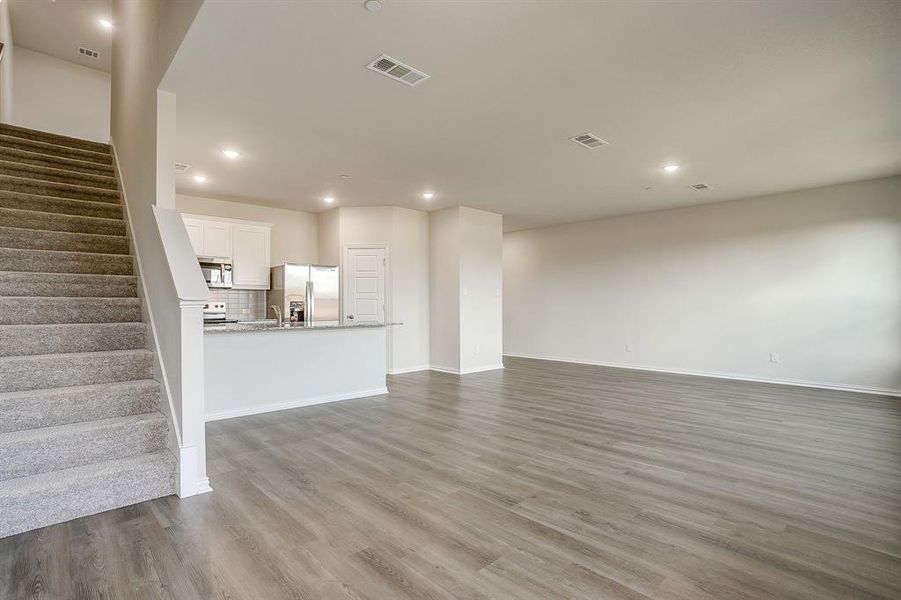 Spacious, unfurnished interior of a new home in , Mansfield (Image 17).