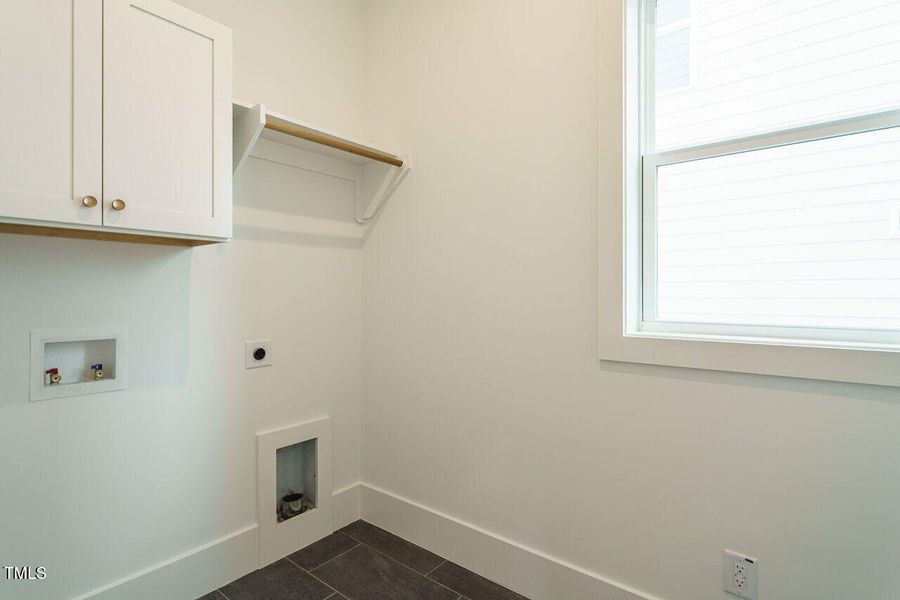 021-1280x960-laundry-room