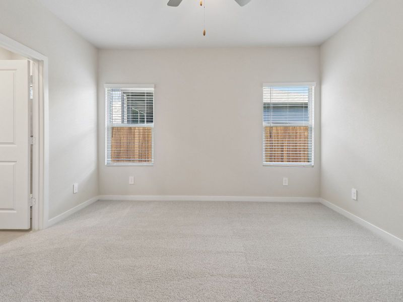 Spacious, unfurnished interior of a new home in Cibolo Hills West - Spring Series, Fort Worth (Image 17).