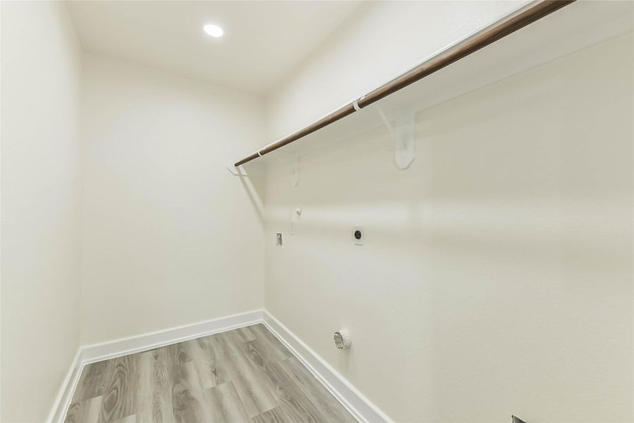 Spacious, unfurnished interior of a new home in , Conroe (Image 16).