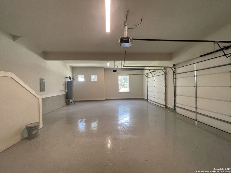 Image 33 of a home in .