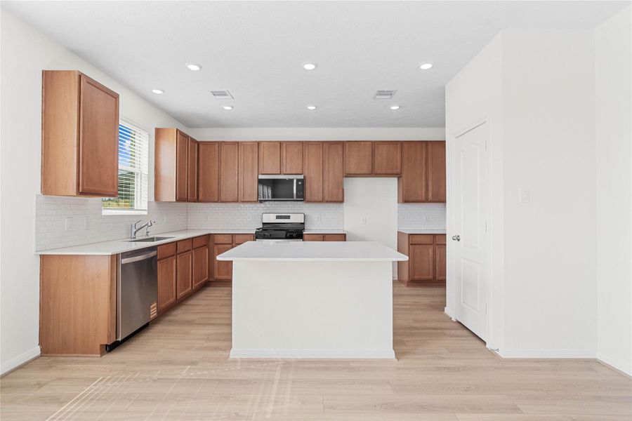 Furnished interior view inside a new home in Vida Costera, Texas City (Image 7). Furnished interior view inside a new home in Vida Costera, Texas City (Image 7).