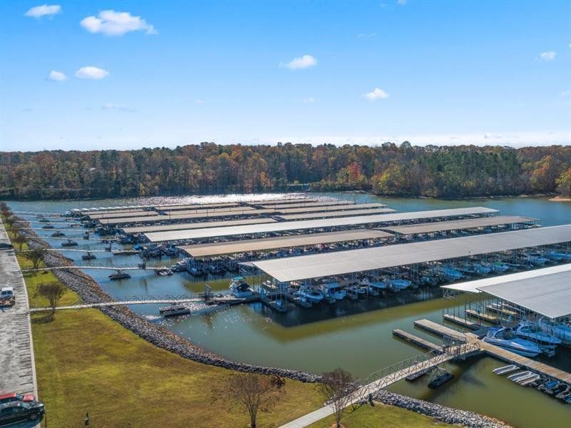 Image 62 of a home in Waypoint.