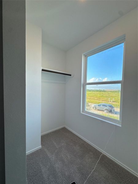 Spacious, unfurnished interior of a new home in Santa Fe, Cleveland (Image 17).