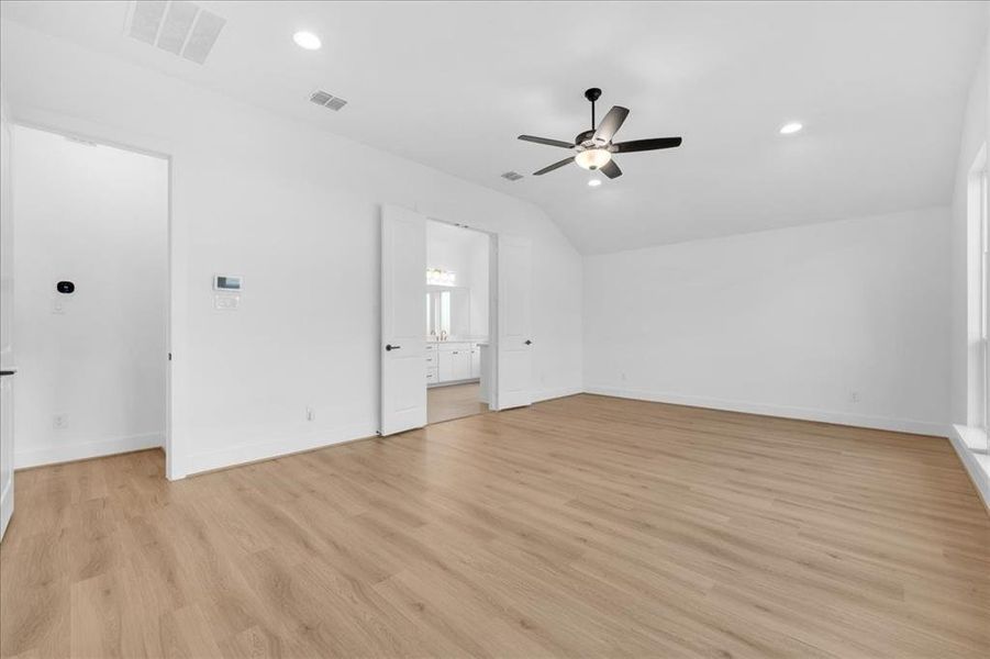 Spacious, unfurnished interior of a new home in , Fort Worth (Image 27).