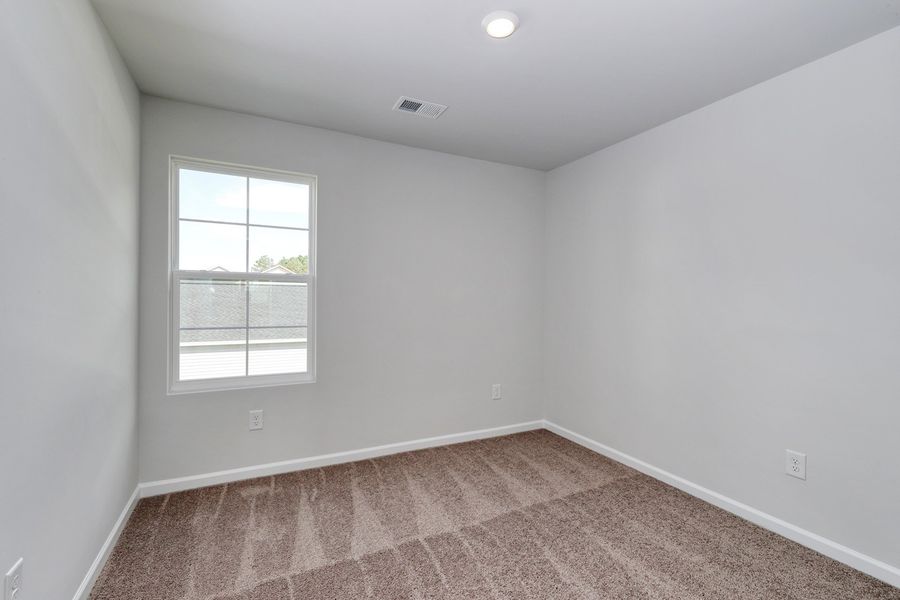 Spacious, unfurnished interior of a new home in Hainer Place, Conway (Image 25).