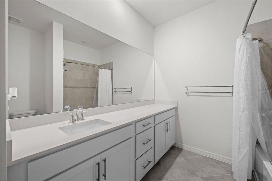 Furnished interior view inside a new home in Tuckers Cove, Punta Gorda (Image 26). Furnished interior view inside a new home in Tuckers Cove, Punta Gorda (Image 26).