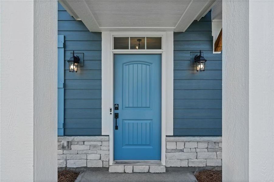 Exterior details and patio area of a home in Twin Lakes, Hoschton (Image 27).