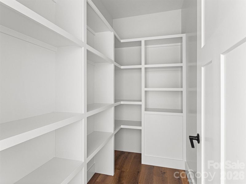 WALK-IN PANTRY