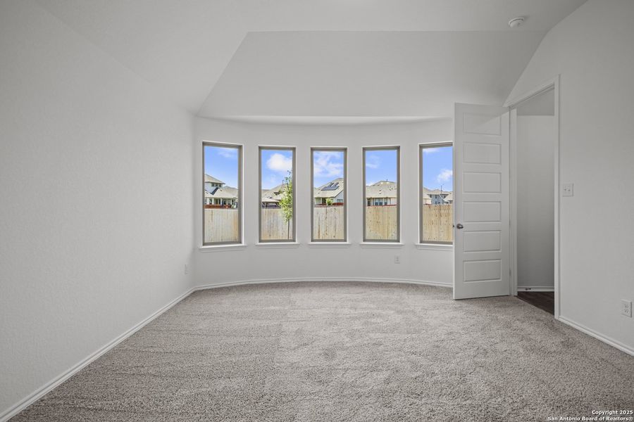 Spacious, unfurnished interior of a new home in Rhine Valley, Schertz (Image 21).