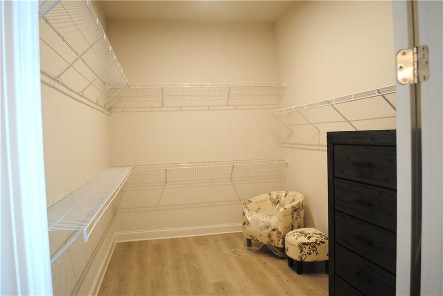 Spacious, unfurnished interior of a new home in , Ellijay (Image 16).