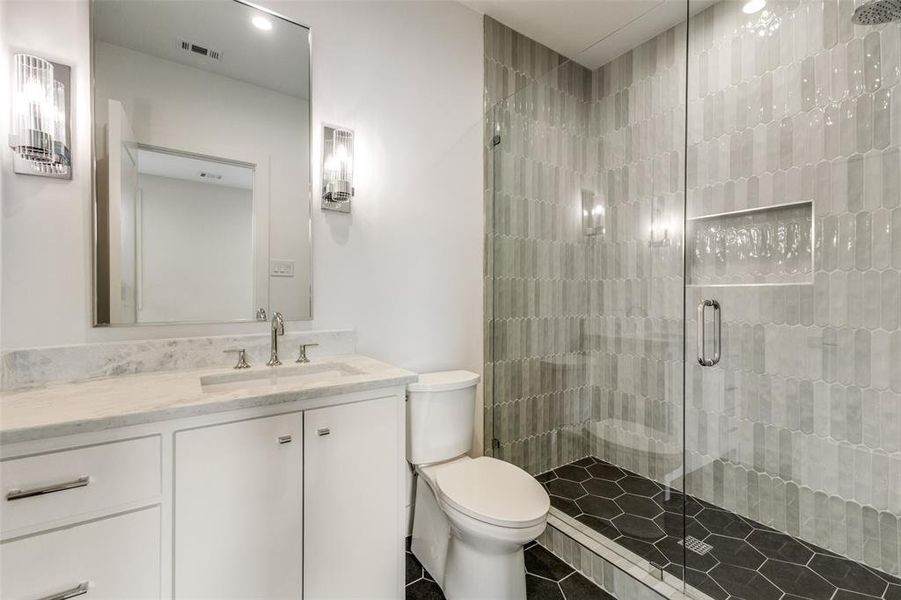 Furnished interior view inside a new home in , Dallas (Image 15).