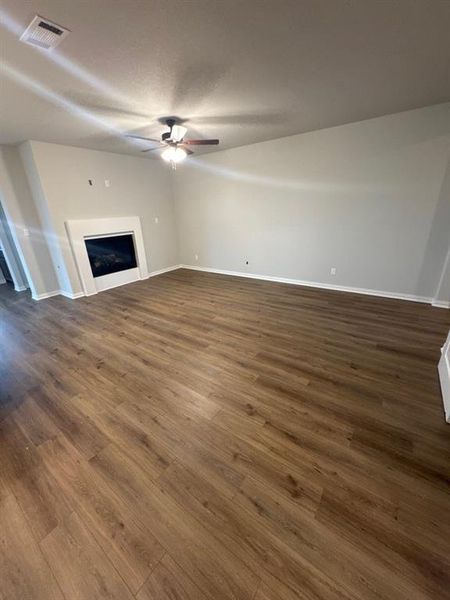 Spacious, unfurnished interior of a new home in Cedar Ridge Estates, Anna (Image 8).