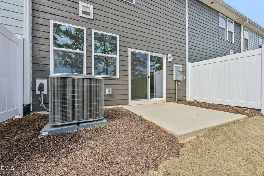 30-web-or-mls-210 Parker Lane-S0503-030