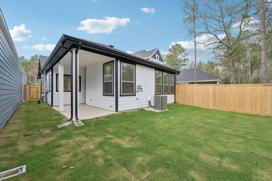 Exterior details and patio area of a home in Kresston, Montgomery (Image 4). Exterior details and patio area of a home in Kresston, Montgomery (Image 4).