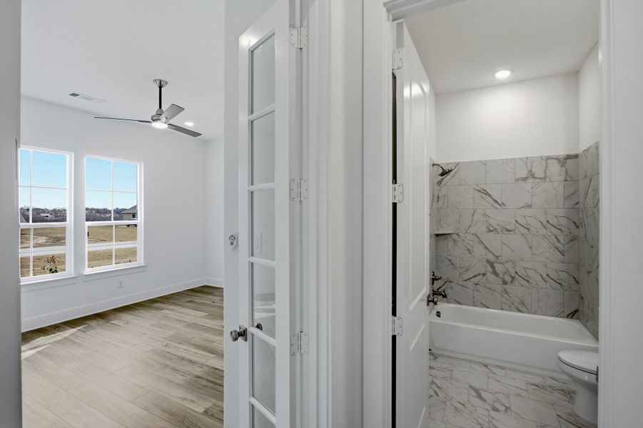 Spacious, unfurnished interior of a new home in Creekview Addition, Van Alstyne (Image 31). Spacious, unfurnished interior of a new home in Creekview Addition, Van Alstyne (Image 31).