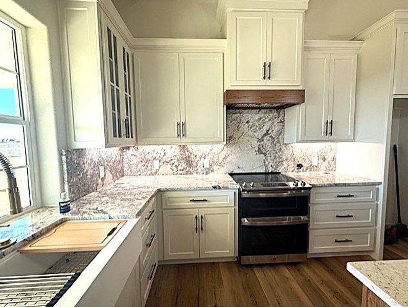 Furnished interior view inside a new home in , Abilene (Image 12).