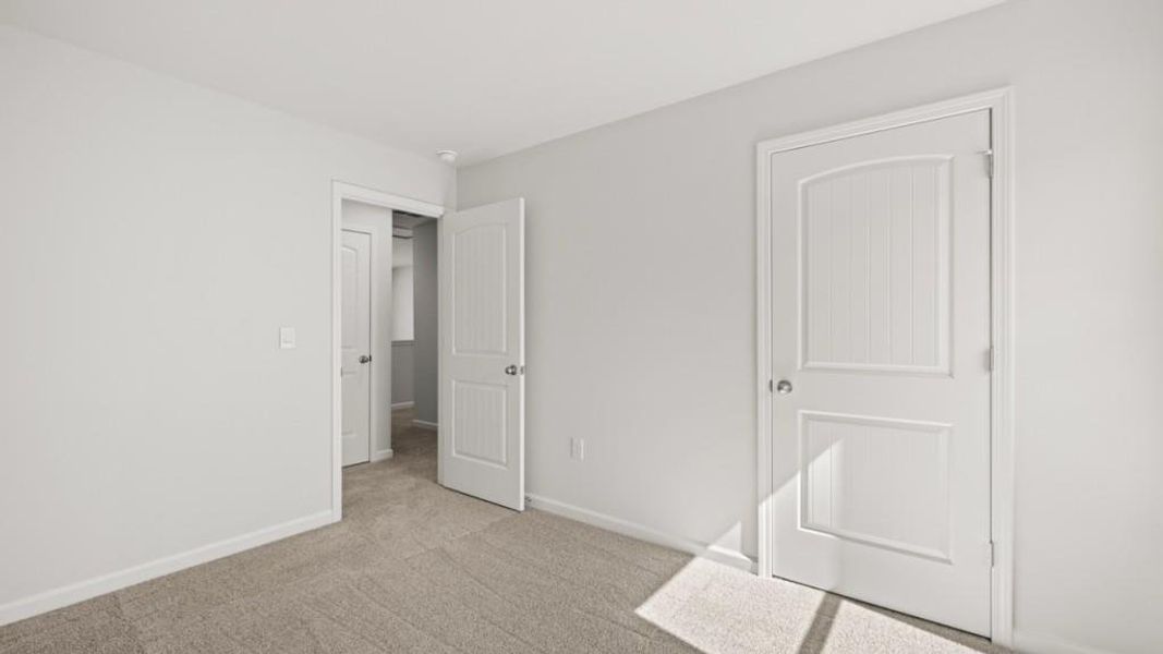 Spacious, unfurnished interior of a new home in Oakleigh Glen, Dallas (Image 26).