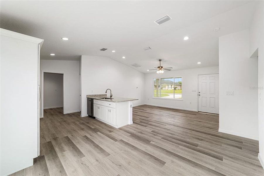 Spacious, unfurnished interior of a new home in , Silver Springs (Image 30).