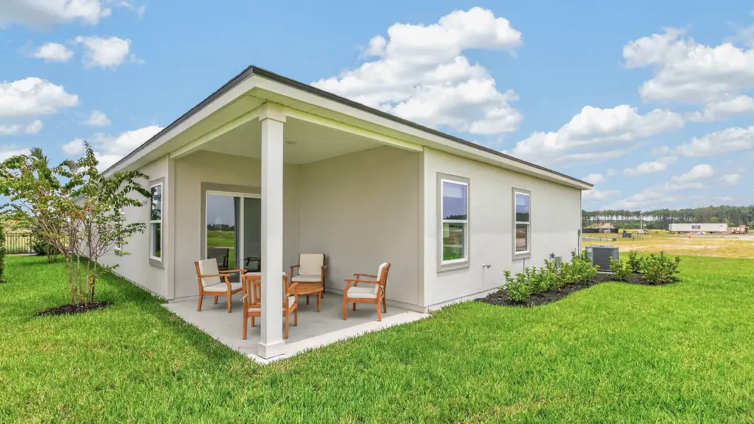 Exterior details and patio area of a home in Copes Landing, Jacksonville (Image 3).