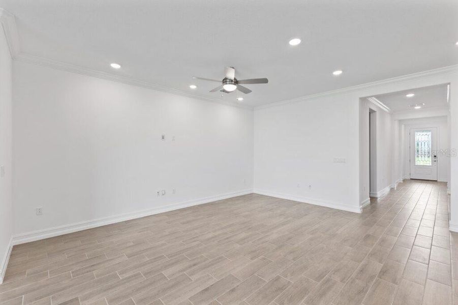 Spacious, unfurnished interior of a new home in , Ocala (Image 11).