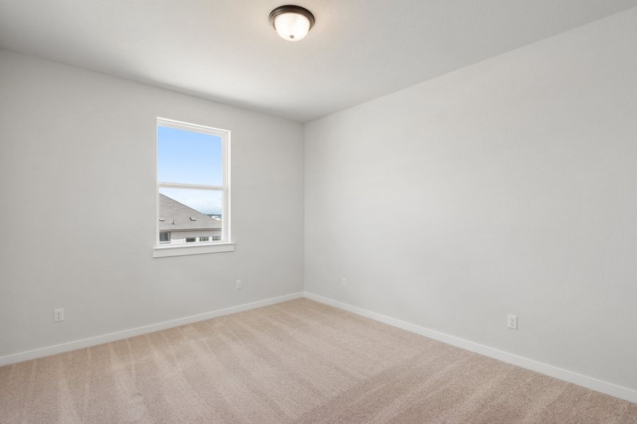 Spacious, unfurnished interior of a new home in Lariat, Liberty Hill (Image 49).