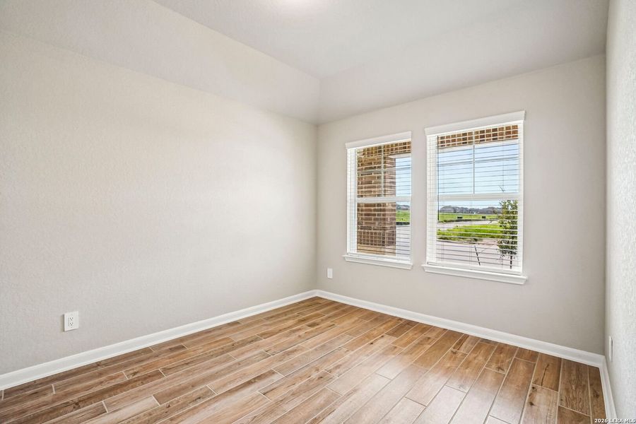 Spacious, unfurnished interior of a new home in Sagebrooke - Premier Series, San Antonio (Image 26).