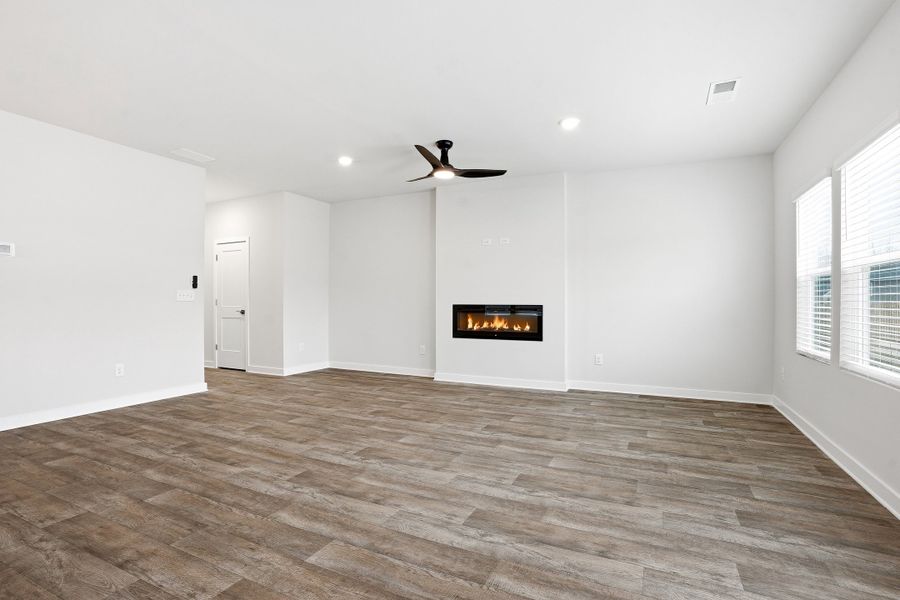 5br New Home in South Fulton, GA.  - Slide 9