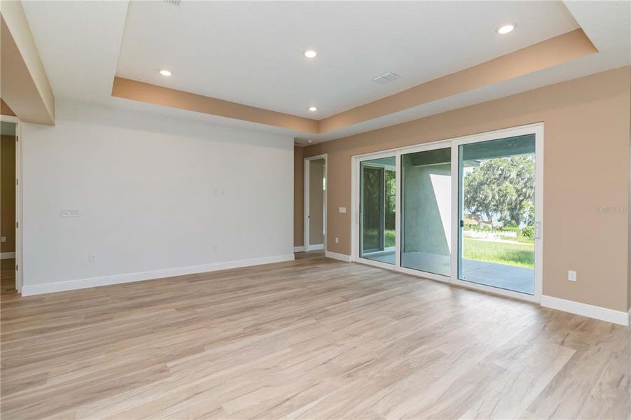 Spacious, unfurnished interior of a new home in , Clermont (Image 42).