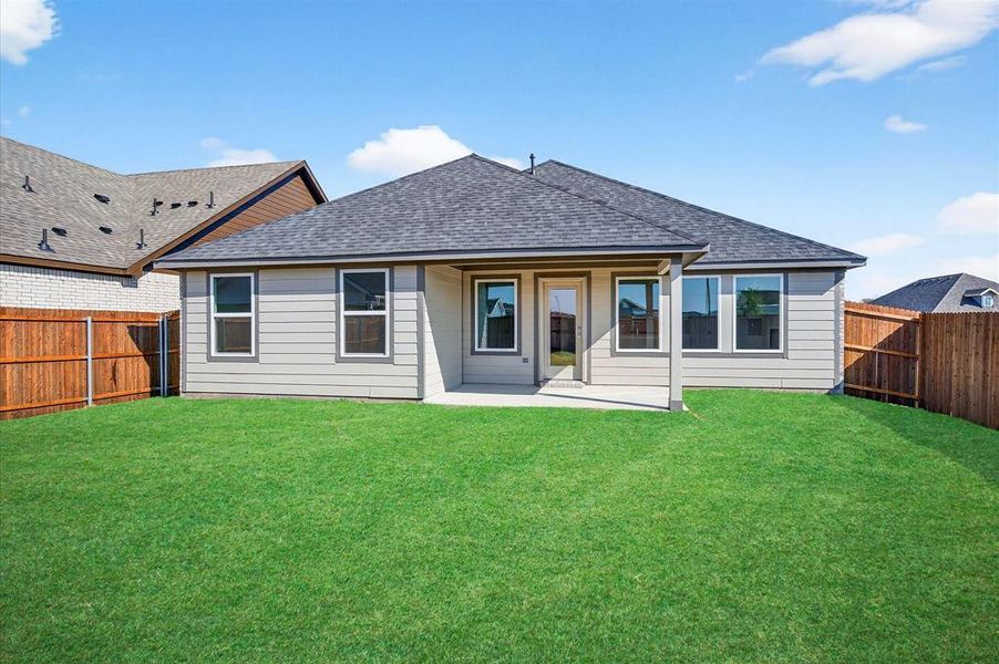 Exterior details and patio area of a home in Hickory Hill, Sherman (Image 4).