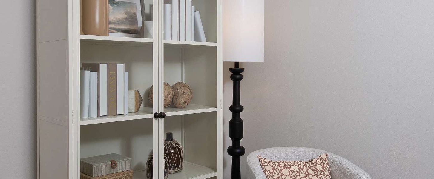 Representative furnished interior of a home built from the Surf by Ashton Woods in Montague Chase, Tampa (Image 8).