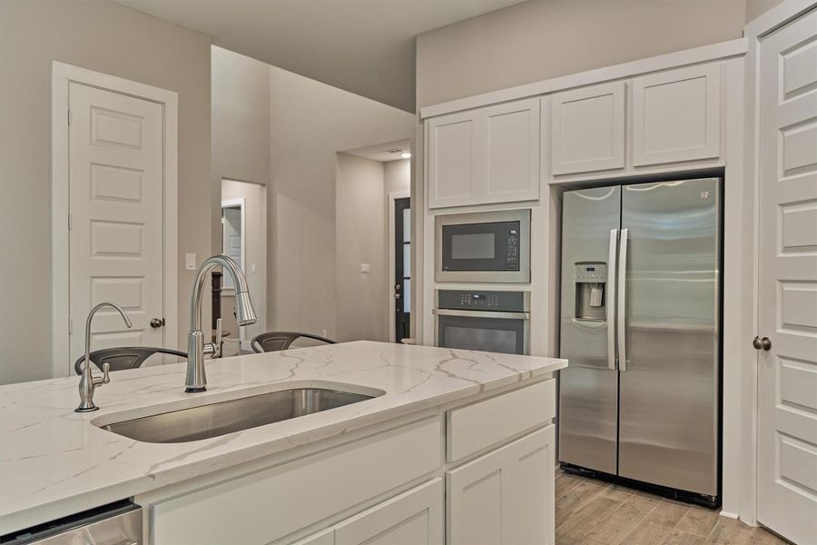 Furnished interior view inside a new home in Woodforest 50′, Montgomery (Image 11).