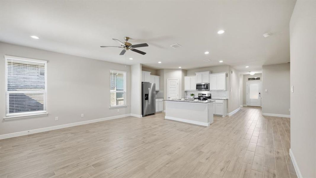 Spacious, unfurnished interior of a new home in Legado, Cleburne (Image 8).