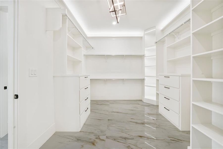 Spacious, unfurnished interior of a new home in , Heath (Image 24).