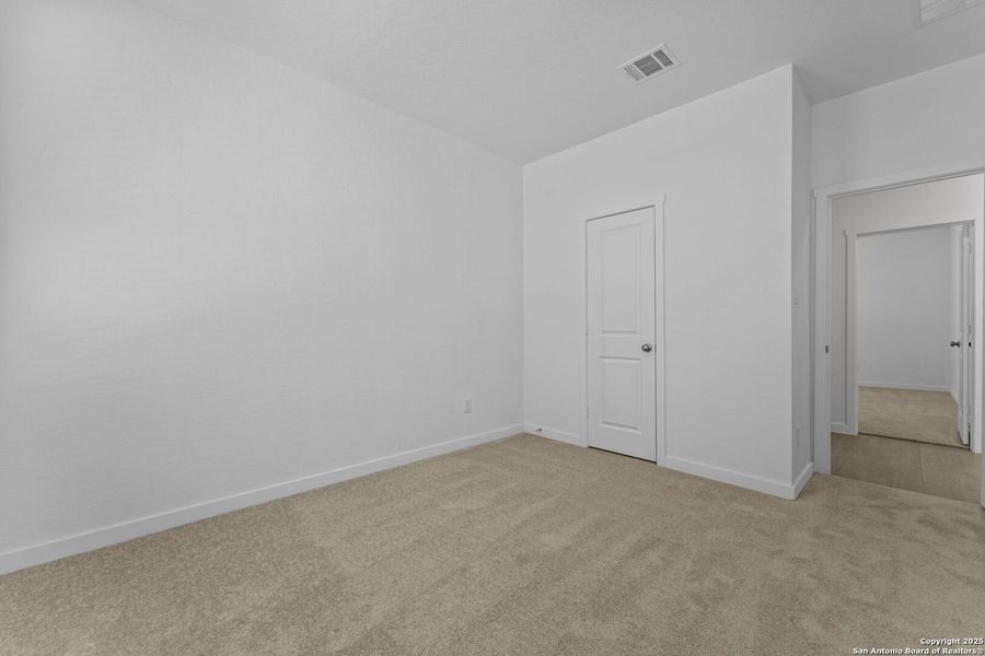 Spacious, unfurnished interior of a new home in Parkside: Coastline Collection, New Braunfels (Image 25).