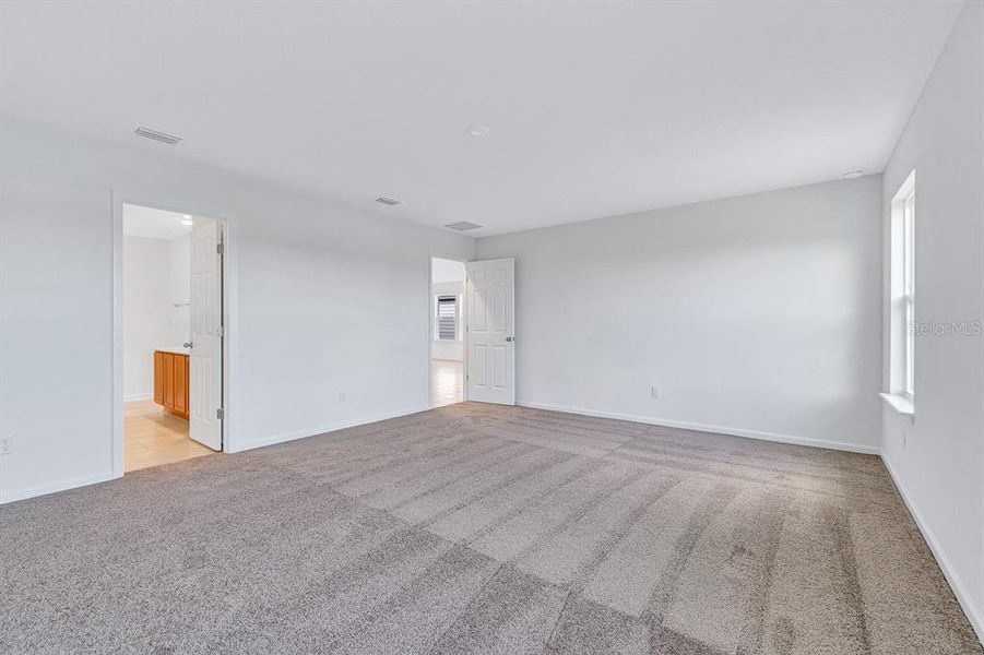 Spacious, unfurnished interior of a new home in Whiteview Village, Palm Coast (Image 11).